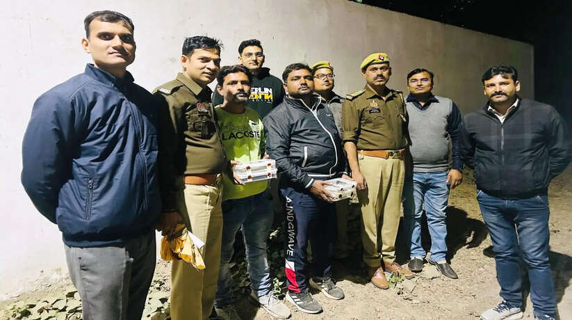 वाराणसी में फर्जी वेबसाइट के माध्यम से आनलाइन बेंटिग गेंमिग मे इन्वेस्ट कराने के नाम पर लाखों की ठगी, 2 अभियुक्त गिरफ्तार