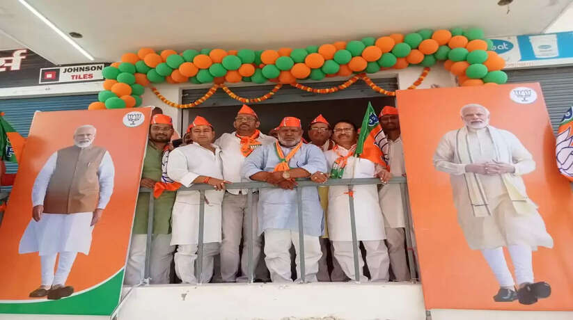 Varanasi News: लोकसभा चुनाव हेतु रोहनिया विधानसभा भाजपा कार्यालय का एमएलसी ने किया उद्घाटन