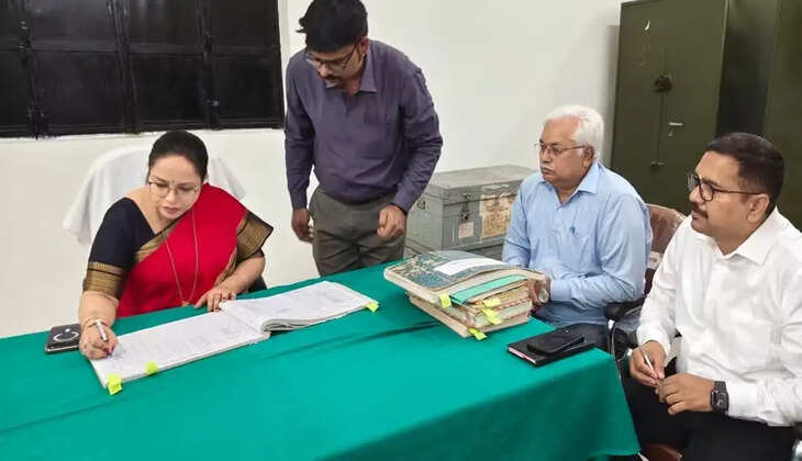 संतकबीरनगर की नई डीएम बनीं अनुज मलिक