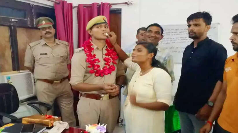 Constable Jai Veer Singh posted in Shivgarh police station was transferred to Deh police station of the district itself.