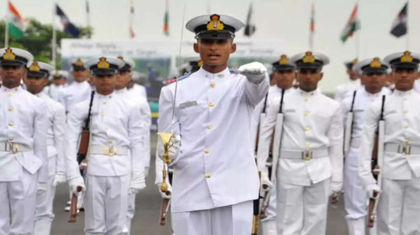 Indian Navy Recruitment 2022: नेवी में इन पदों पर निकली सेकड़ों भर्ती, जानिये कैसे करें आवेदन?