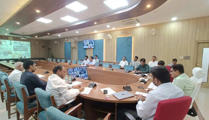 Voter list, names missing from the list, how to add names to the voter list, Form 6, Form 6 Voter ID, voter registration for 18-year-olds, BLO door-to-door verification, Gorakhpur News, Navdeep Rinwa, UP Voter List, Voter List 2026
