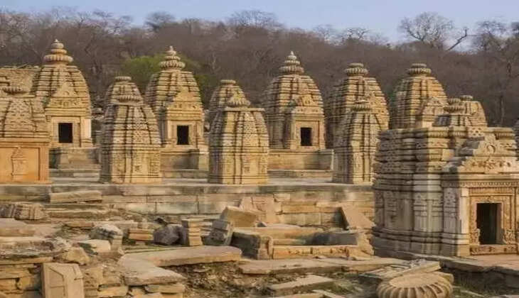 बटेश्वर पहाड़ी पर स्थित मंदिर की अनोखी कहानी, कैसे डकैत और मुस्लिम आर्कियोलॉजिस्ट ने सहेजा प्राचीन मंदिर