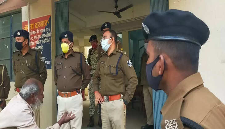 चकाई एवं चंद्रमंडीह थाने का जमुई के नवनियुक्त एसपी शौर्य सुमन ने &nbsp;किया औचक निरीक्षण, दिए कई दिशा-निर्देश