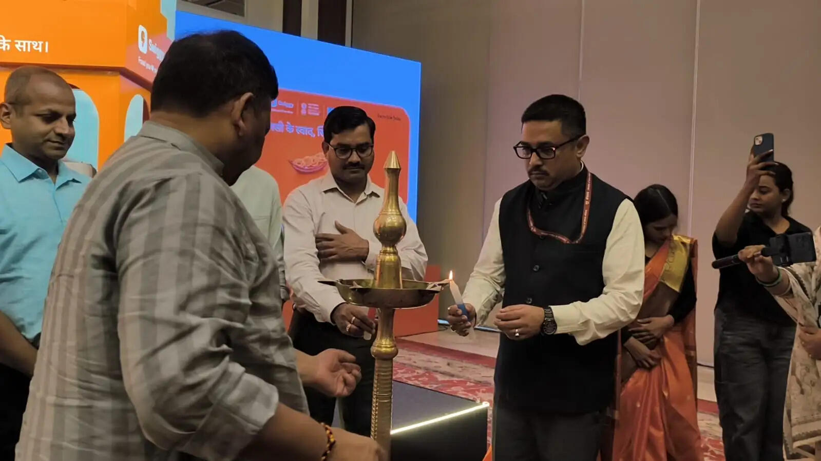 इस महत्वाकांक्षी पहल का शुभारंभ 12 जून को उत्तर प्रदेश के मुख्यमंत्री योगी आदित्यनाथ ने किया। कार्यक्रम में उत्तर प्रदेश सरकार के स्टाम्प, न्यायालय शुल्क एवं पंजीकरण राज्य मंत्री (स्वतंत्र प्रभार) तथा वाराणसी उत्तर के विधायक रवींद्र जायसवाल मुख्य अतिथि के रूप में मौजूद रहे।