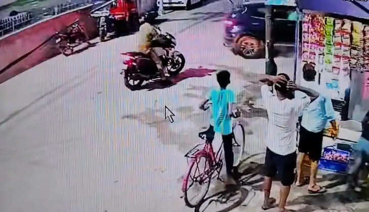 Varanasi News: वाराणसी में बड़ा हादसा टला, थाने के पीछे जा घुसी कार