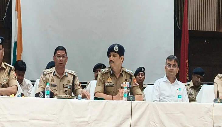 दुर्गा पूजा, दशहरा और नवरात्र को लेकर पुलिस-प्रशासन अलर्ट, पूजा समितियों के साथ हुई बैठक