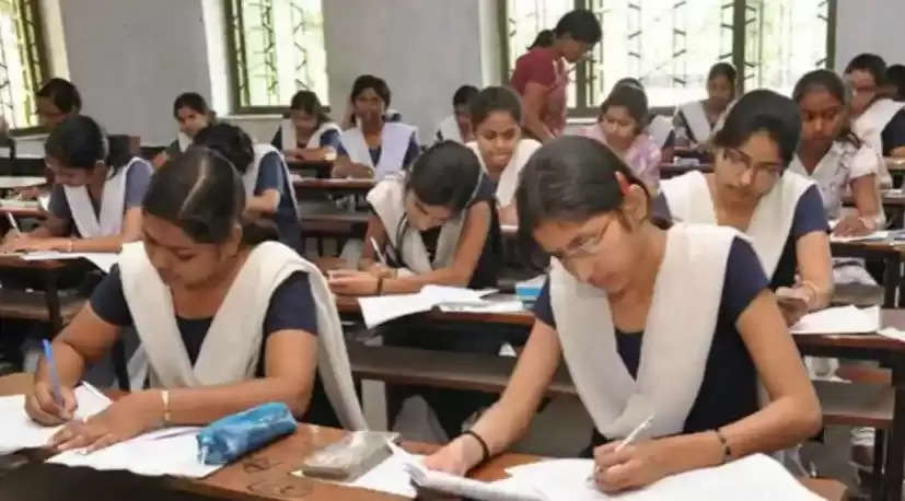 Madhya Pradesh Board of Education Exams : 10वीं-12वीं बोर्ड के छात्र इस बार भी घर से दिलाएंगे परीक्षा! DPI छात्रों के घर पर भेजेगा प्रश्नपत्र