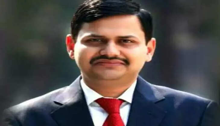 dm varanasi