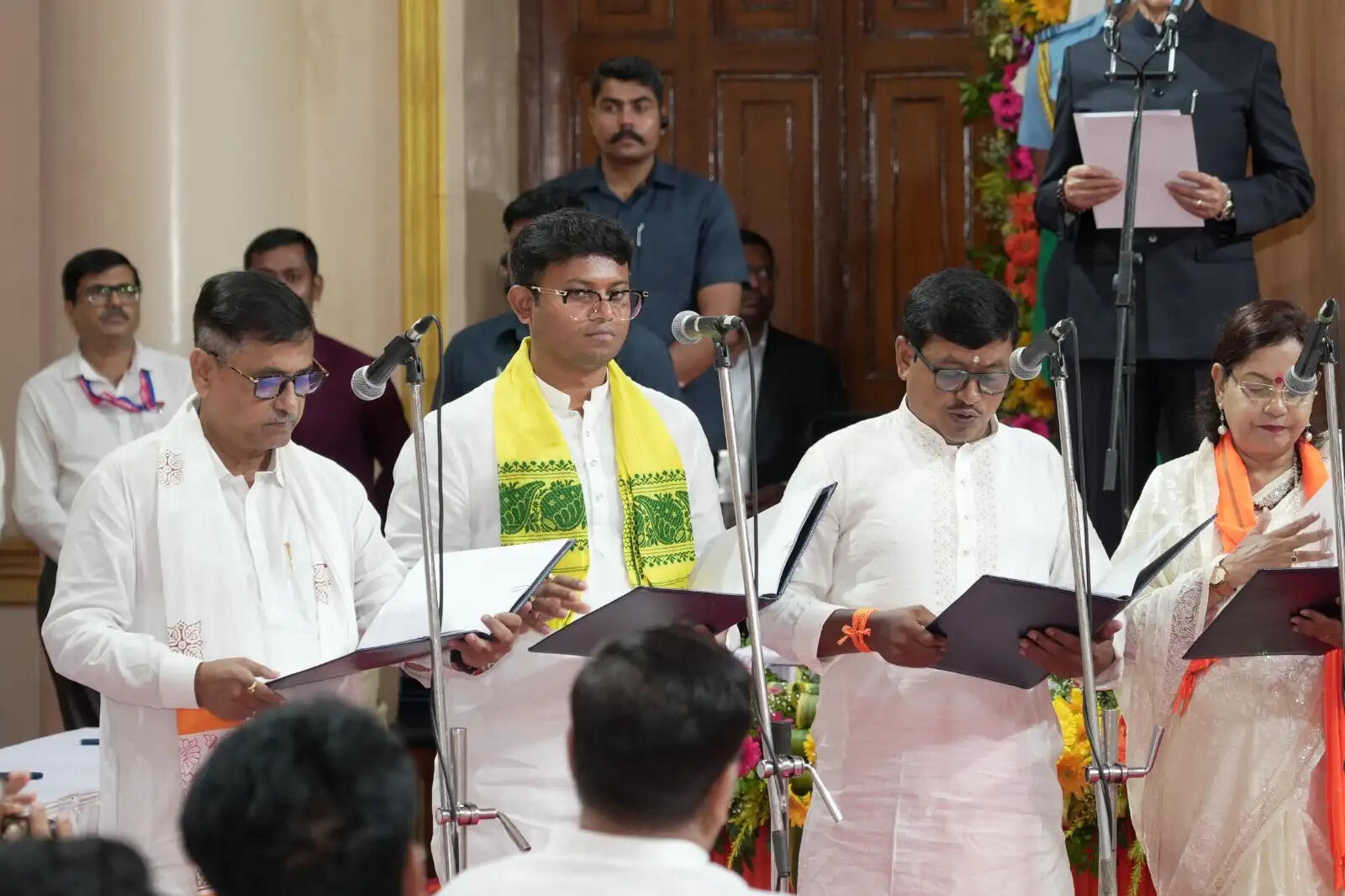 नई मंत्रिपरिषद में 13 कैबिनेट मंत्री, 3 स्वतंत्र प्रभार राज्य मंत्री और 19 राज्य मंत्रियों को शामिल किया गया है। राजनीतिक विश्लेषकों का मानना है कि सरकार ने क्षेत्रीय, सामाजिक और संगठनात्मक संतुलन को ध्यान में रखते हुए मंत्रिमंडल का गठन किया है।