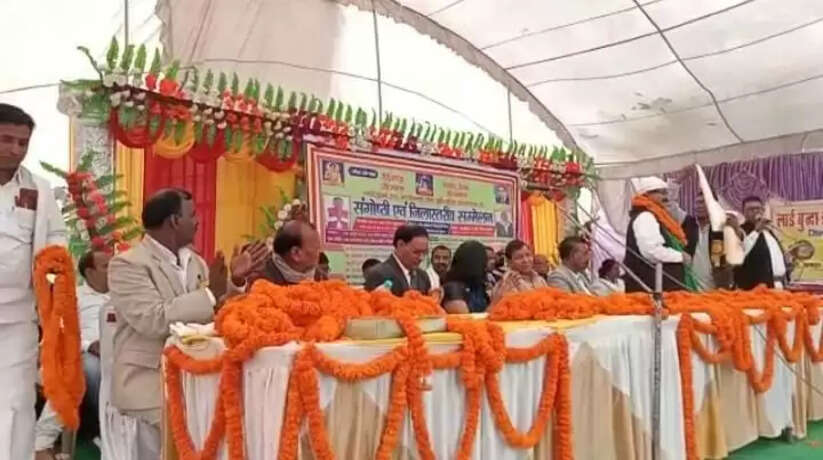 संविधान दिवस के अवसर पर लॉर्ड बुद्धा डॉ अंबेडकर सेवा समिति जिला इकाई ने किया भव्य कार्यक्रम