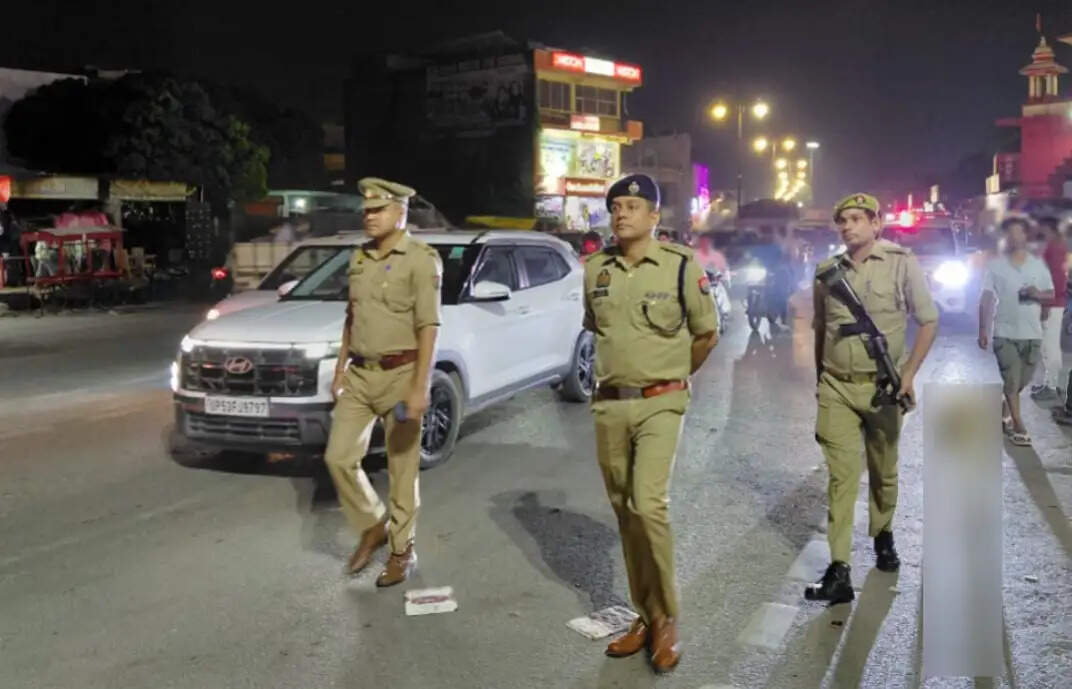 प्रमुख बाजारों और संवेदनशील इलाकों का किया निरीक्षण, सुरक्षा व्यवस्था मजबूत रखने के दिए निर्देश