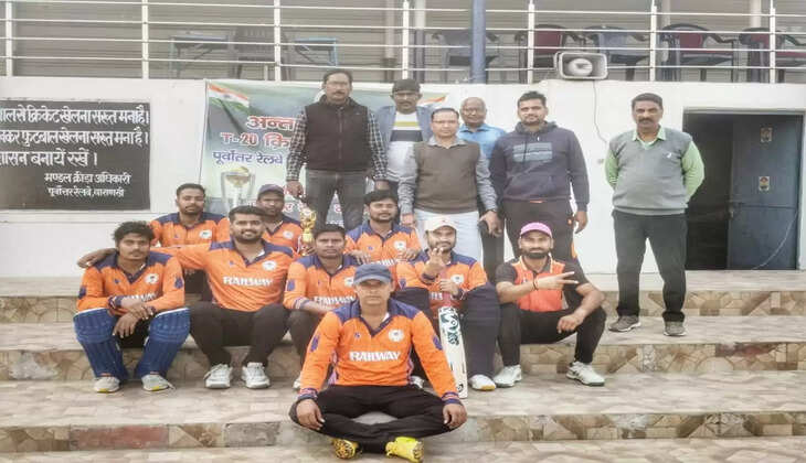 मनीष के शानदार प्रदर्शन के बदौलत परिचालन विभाग ने वाणिज्य विभाग को हराकर सेमीफाइनल में किया प्रवेश
