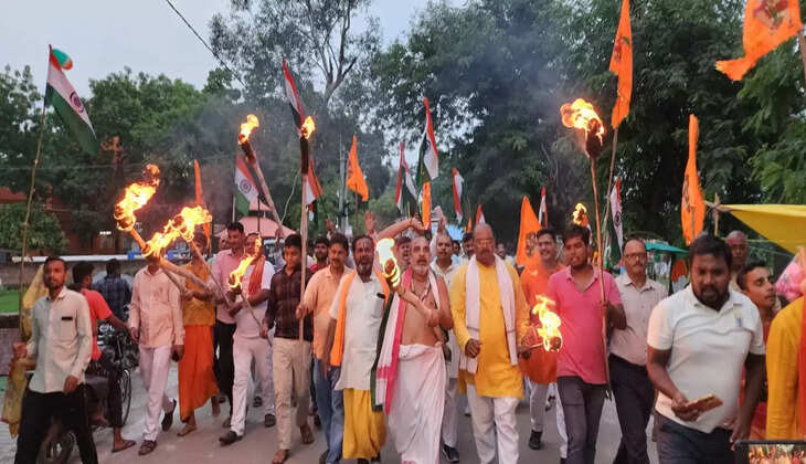 Ayodhya News: अखंड भारत संकल्प कार्यक्रम का आयोजन परमात्मा दास की अगुवाई में कार्यक्रम