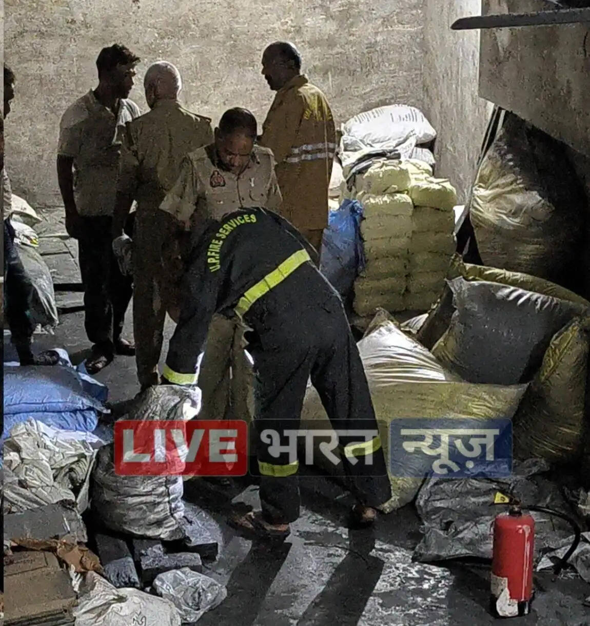 बड़ी खबर: वाराणसी में विस्फोटक का जखीरा बरामद, लगभग 200 कुंतल माल पकड़ाया