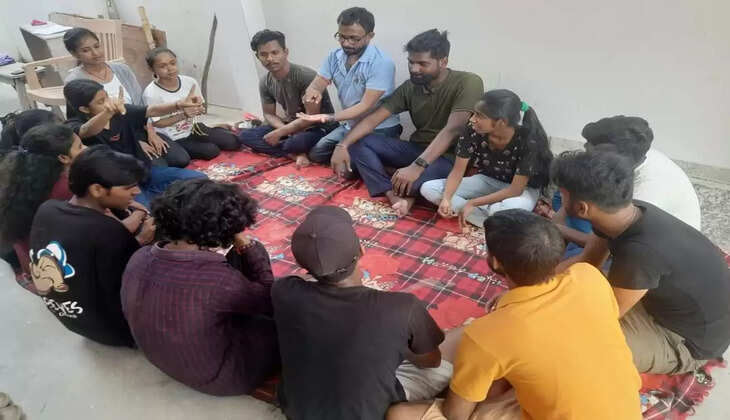 Madhubani News:&nbsp;ढाई आखर प्रेम की पदयात्रा के लिए इप्टा की बैठक आयोजित
