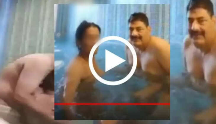 जयपुर, दो अक्तूबर (भाषा) राजस्थान सरकार ने राजस्थान पुलिस सेवा (आरपीएस) के निलंबित अधिकारी और एक महिला कांस्टेबल को सेवा से बर्खास्त कर दिया है। यह अधिकारी व महिला कांस्टेबल हाल में एक आपत्तिजनक वीडियो को लेकर विवाद में आए थे जिसके बाद उन्हें निलंबित कर दिया गया था।  राजस्थान के पुलिस महानिदेशक एम एल लाठर ने इन दोनों को सेवाओं से बर्खास्त किए जाने की पुष्टि की। उन्होंने पीटीआई भाषा को बताया, &lsquo;&lsquo;बर्खास्तगी के आदेश आज उन्हें दे दिए जाएंगे।&rsquo;&rsquo; सूत्रों ने बताया कि मुख्यमंत्री कार्यालय से मंजूरी मिलने के बाद इन दोनों के खिलाफ राजस्थान सिविल सेवा नियमों के तहत यह दंडात्मक कार्रवाई की गई है। अधिकारी व महिला कांस्टेबल इस समय न्यायिक हिरासत में हैं।  ब्यावर, अजमेर के वृत्ताधिकारी रहे आरोपी अधिकारी हीरा लाल सैनी (54) का जयपुर में तैनात एक महिला कांस्टेबल के साथ का एक वीडियो सोशल मीडिया में वायरल हो गया था। इसमें वे एक स्वीमिंग पूल में यौन गतिविधियों में संलिप्त नजर आए। महिला कांस्टेबल का छह साल का बेटा भी उस समय उसी पूल में खेल रहा था। राज्य के पुलिस महानिदेशक ने अधिकारी और महिला कांस्टेबल को विभागीय जांच के बाद नैतिक दुराचरण के मामले में आठ सितंबर को निलंबित कर दिया।  इस कार्रवाई के बाद स्पेशल ऑपरेशन ग्रुप (एसओजी) ने यौन अपराधों से बच्चों का संरक्षण (पॉक्सो) कानून के तहत एक मामला दर्ज किया क्योंकि यह कथित वीडियो बाल अधिकारों के खिलाफ अपराध वाला कृत्य दिखाता है। अधिकारी व महिला की बाद में गिरफ्तारी हुई और फिलहाल वे न्यायिक हिरासत में हैं। इस प्रकरण में सैनी व महिला कांस्टेबल के साथ साथ मामले को दबाने की कोशिश करने व प्रभावी कार्रवाई नहीं करने के लिए आरपीएस के दो अधिकारियों व दो थाना प्रभारियों को भी निलंबित कर दिया गया है।