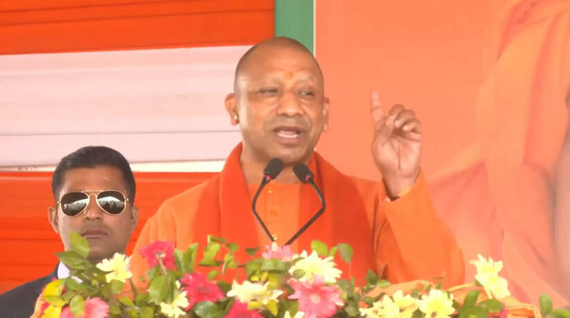 अयोध्या में मुख्यमंत्री योगी आदित्यनाथ का अखिलेश यादव पर चौतरफा हमला