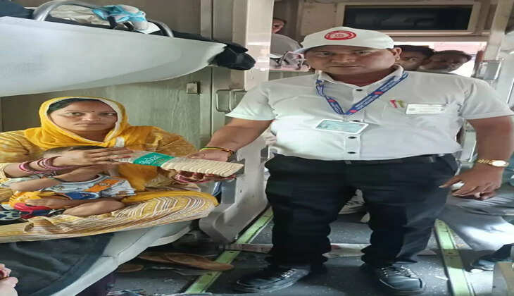Varanasi News: वरिष्ठ मंडल रेल प्रबंधक(वाणिज्य) शेख रहमान के नेतृत्व में पूर्वोत्तर रेलवे के&nbsp;उपभोक्ताओं को दिन-प्रतिदिन बेहतर यात्रा सुविधा उपलब्ध करा रहा है