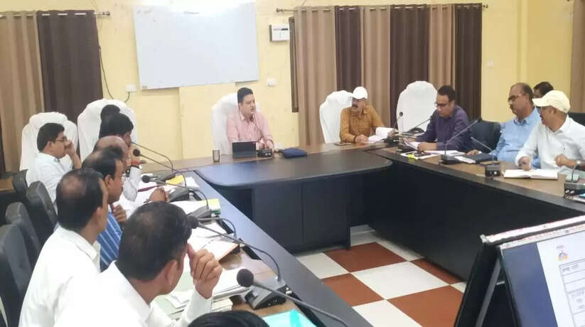 Chanduali News: घर बैठे अब एक काल पर मिलेगी सुविधा इलेक्ट्रीशियन, कारपेन्टर, आर0ओ0 सर्विस, कैटरिंग एवं अन्य सेवाओं का हो जाएगा इंतजाम