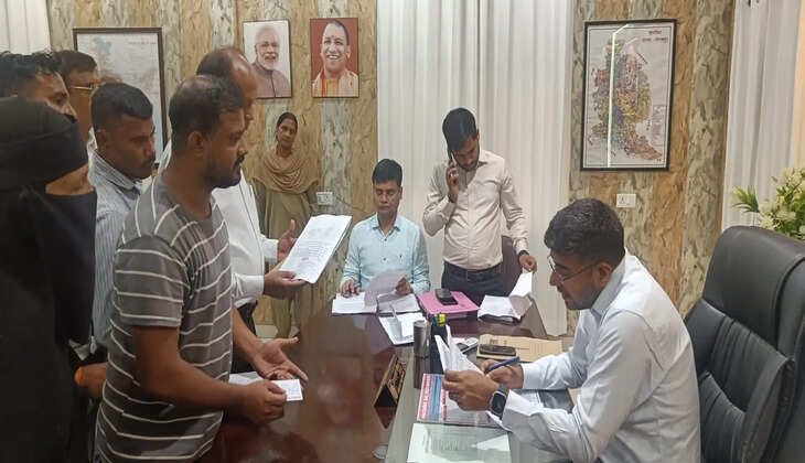 जनसुनवाई में डीएम दीपक मीणा सख्त, अधिकारियों को शिकायतों के तत्काल निस्तारण के निर्देश