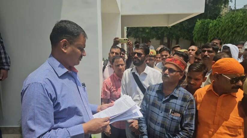 वाराणसी में डीएम हुए सख्त, एसडीएम पिंडरा के खिलाफ दिया जांच के आदेश
