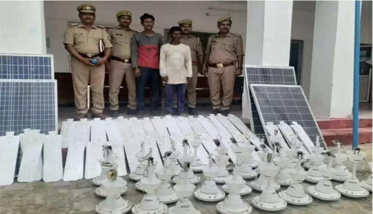 रायबरेली&nbsp;में&nbsp;चोरी के 33 पंखे&nbsp;व सोलर पैनल सहित दो अभियुक्त गिरफ्तार