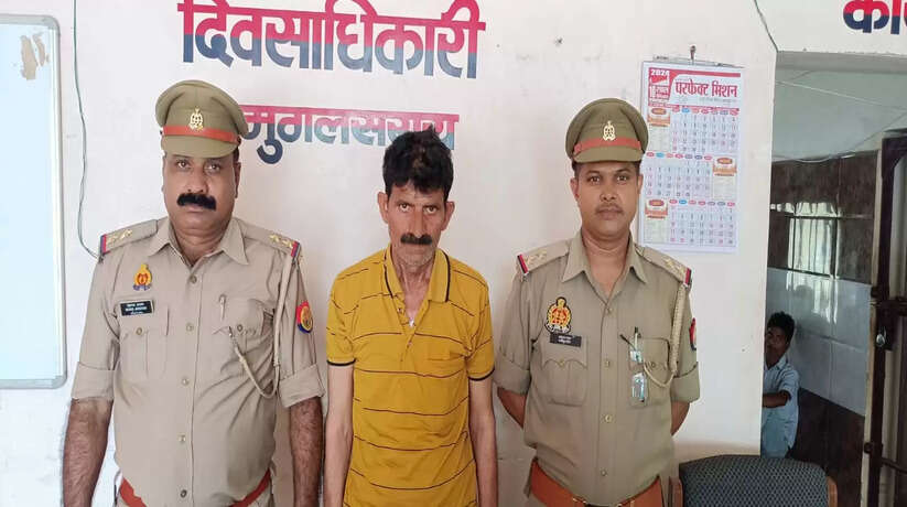 Chanduli News: 25000/रूपये के इनामिया व गैंगेस्टर एक्ट में वांछित 01 शातिर अभियुक्त गिरफ्तार