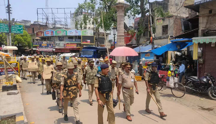 जुमे की नमाज को लेकर अलर्ट पर पुलिस प्रशासन, सभी आला अधिकारी उतरे सड़को पर