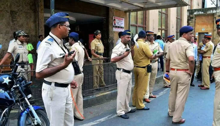 Mumbai Bomb Blast Threat Call: मुंबई को बम से उड़ाने की धमकी, पुलिस को आया धमकी भरा कॉल! इन जगहों पर होंगे 3 बड़े धमाके..