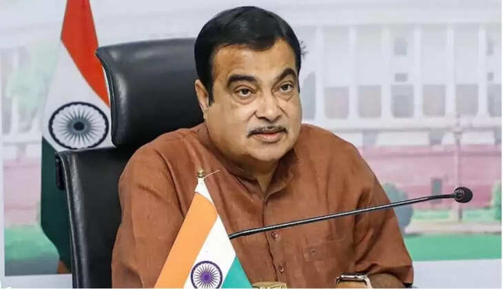 नितिन गडकरी का बड़ा ऐलान,&nbsp;नो पार्किंग में खड़ी गाड़ी के साथ ले&nbsp;सेल्फी और&nbsp;कमाएं 500 रुपये