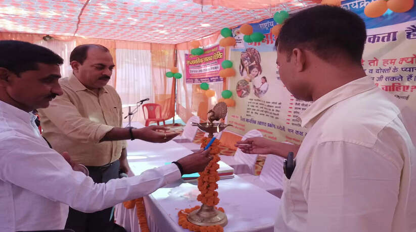 प्राथमिक स्वास्थ्य केंद्र चंदौली में वृहद मानसिक स्वास्थ्य कार्यक्रम का किया गया शुभारंभ