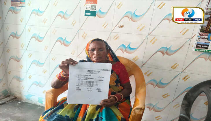 Chandauli News: एक साल से न्याय की तलाश में विधवा महिला, जमीन कब्जाने का आरोप! मुकदमा दर्ज होने के बाद भी नहीं मिली राहत