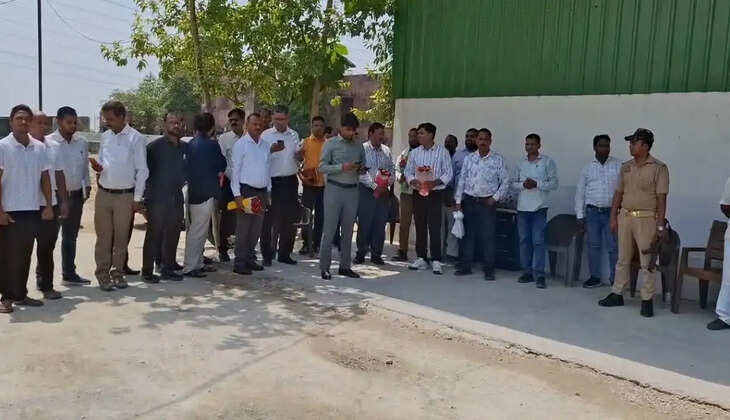 एकौनी गांव बना यूपी का रोल मॉडल, कृषि मंत्री ने सराहा बायो गैस मॉडल
