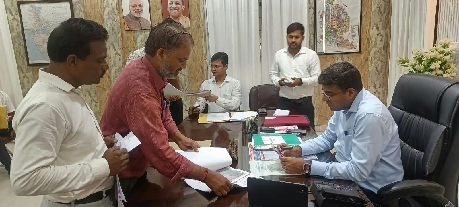उन्होंने कहा कि शिकायतों के निस्तारण में अनावश्यक देरी नहीं होनी चाहिए और प्रत्येक प्रकरण की जांच के बाद नियमानुसार प्रभावी कार्रवाई सुनिश्चित की जाए।