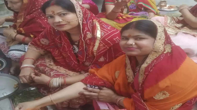 Gorakhpur News: सहजनवा नगर पंचायत में सोलह दिनों से चल रही गणगौर माता की पूजा का हुआ समापन