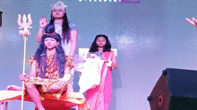 Gorakhpur News: सहजनवा पीजी ग्लोबल एकेडमी में मंगलवार शाम बच्चों का सांस्कृतिक कार्यक्रम का आयोजन, बच्चों ने रंगमंच पर दी मां गंगा अवतरण की प्रस्तुति