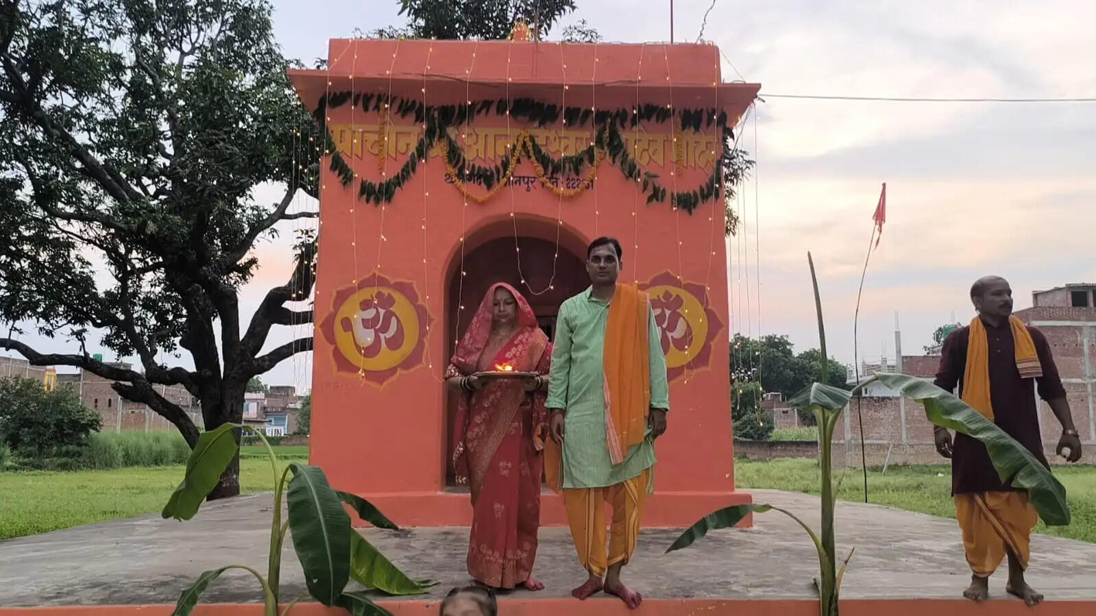 थाना गद्दी के प्राचीन शिवधाम में गूंजा हर-हर महादेव, महा रुद्राभिषेक के साथ वृहद पौधारोपण  