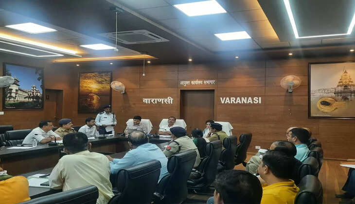 देव दीपावली पर्व पर गंगा घाटों पर पर्याप्त स्वच्छता एवं सफाई व्यवस्था सुनिश्चित हो:&nbsp;जिलाधिकारी