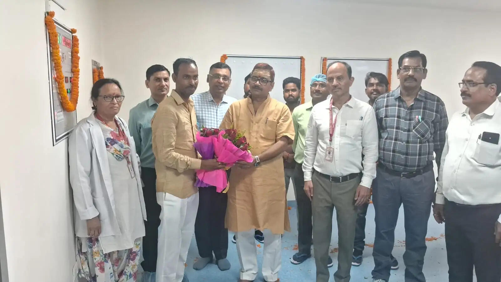 Varanasi News, District Women Hospital Varanasi, Kabirchaura Hospital, Modular OT Inauguration, Dr. Neelkanth Tiwari, UP Health Department, Modern Operation Theater, Maternal Healthcare, Advanced Medical Facilities, Varanasi Medical News 2026, Government Hospital Upgrade, High-tech Surgery Varanasi, Infection-free OT, Dual Surgery Facility