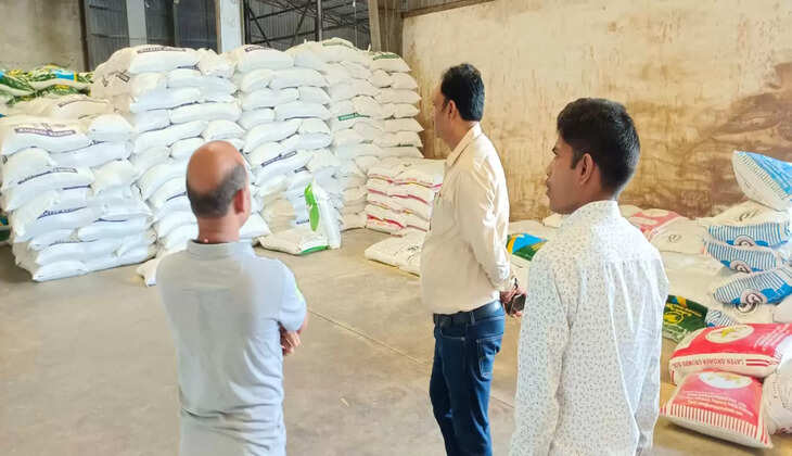 Chandauli News: कृषि विभाग एवं उद्योग विभाग के अधिकारियों ने औद्योगिक इकाईयों एवं उनके गोदामों का किया निरीक्षण