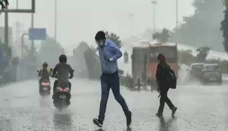 मुंबई में आसमान से बरसी आफत की बारिश, मौसम विभाग ने यलो अलर्ट जारी कर दी भारी बारिश की चेतावनी