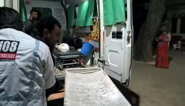 Chandauli News:&nbsp;पिकअप&nbsp;व बाइक में&nbsp;जबरदस्त टक्कर,&nbsp;टक्कर लगने से बाइक सवार दो लोगो की दर्दनाक मौत, एक गंभीर रूप से घायल