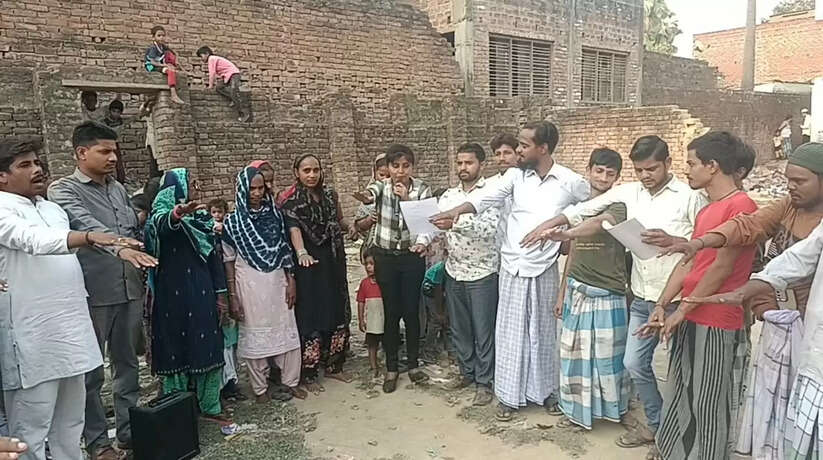 Varanasi News: मतदान के महापर्व में पूर्ण भागीदारी के लिए लोगों ने ली शपथ