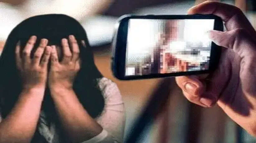 &nbsp;वाराणसी में छात्रा की तस्वीरों से छेड़छाड़ कर वायरल करने का मामला: इंस्टाग्राम पर अश्लील फोटो पोस्ट, आरोपियों पर केस दर्ज