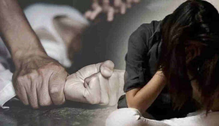UP News:&nbsp;नशीली दवा खिलाकर लड़की का किया&nbsp;रेप और&nbsp;बनाया वीडियो, धर्म परिवर्तन के लिए भी करने लगा ब्लैकमेल