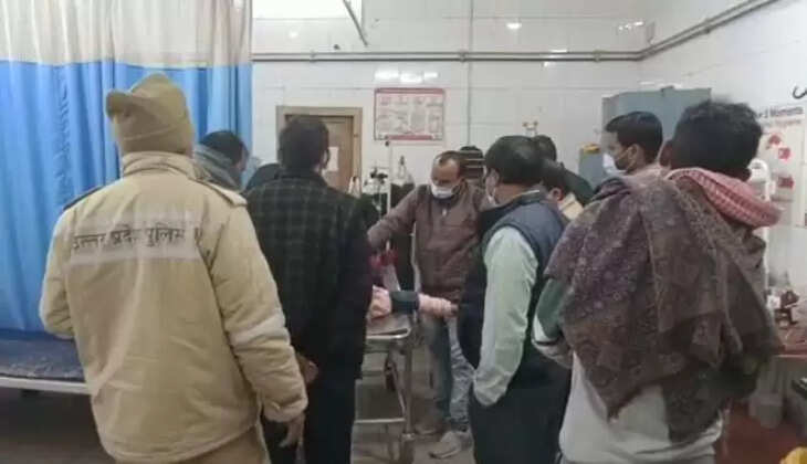 चन्दौली में भीषण दुर्घटना, ट्रैक्टर और बाइक की भिड़ंत में पत्नी की मौत,पति सदमे में