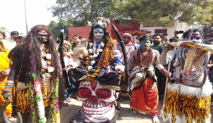 Varanasi News: शम्भ शिवाय महादेव मंदिर के म्हांतो व क्षेत्रीय लोगों द्वारा महाशिवरात्रि पर्व को बड़े ही धूमधाम से मनाया गया&nbsp;