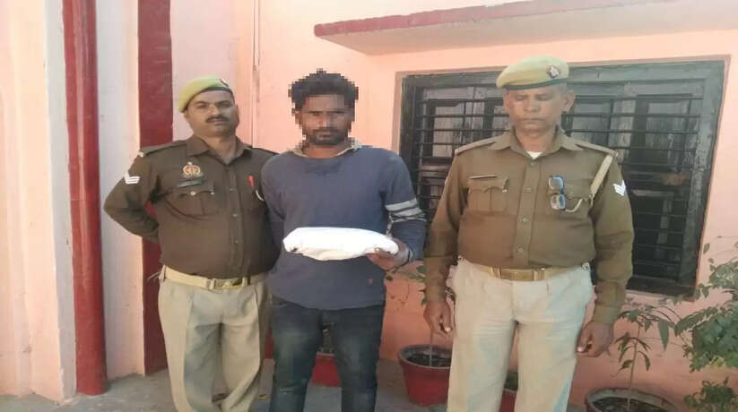 Varanasi News: वाराणसी में नाजायज गांजे के साथ एक अभियुक्त गिरफ्तार