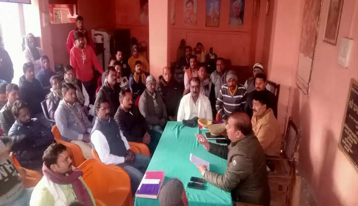 Varanasi News: ताबड़तोड़ चोरी की घटनाओं से सहमे काशी के स्वर्ण व्यापारी,&nbsp;पुलिस ने व्यवसायियों संग की बैठक